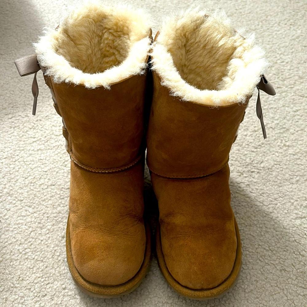 UGG Kid’s Bailey Bow II Boot Size 4